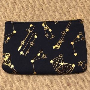 🎀 NWOT Glam Makeup Bag 🎀